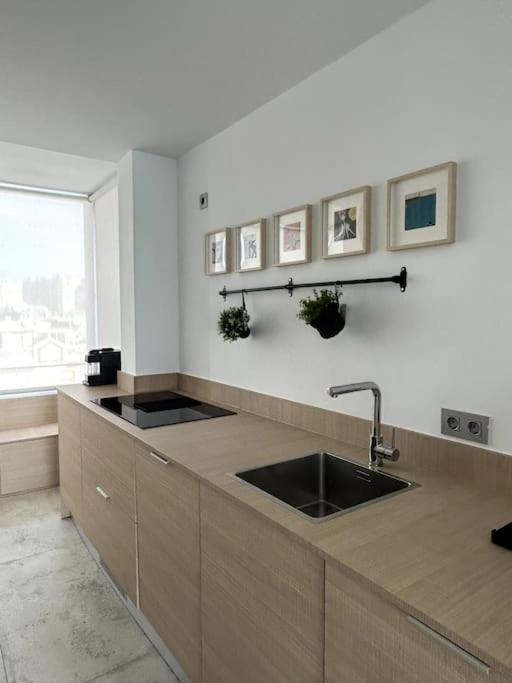 מאלגה Moderno Y Completo Apartamento Frente Al Mar מראה חיצוני תמונה